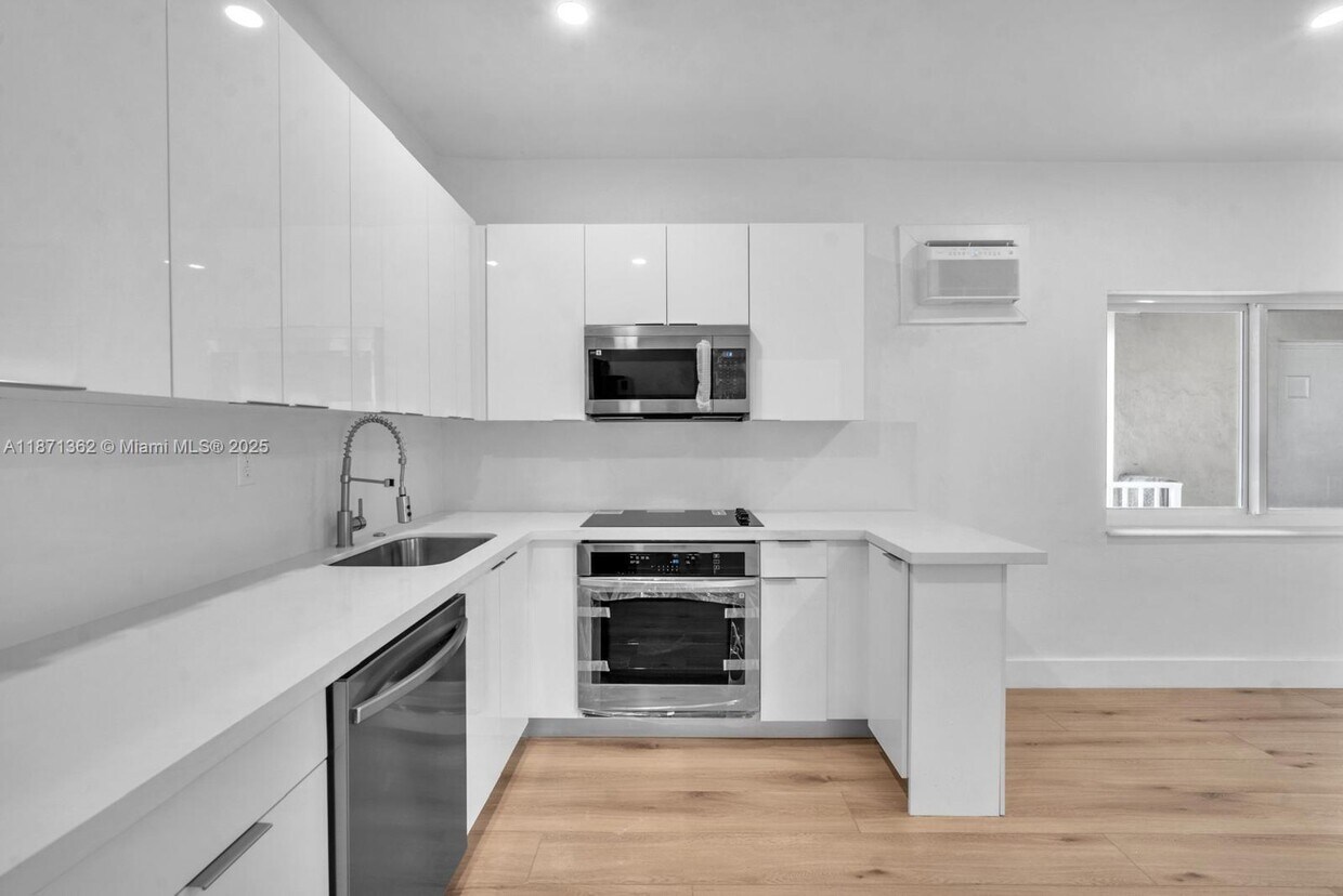Foto principal - 2300 SW 3rd Ave