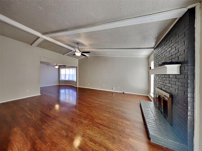 Building Photo - 1617 Golden Grove Dr