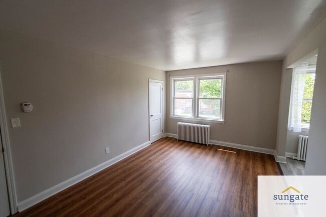 Building Photo - 1410 Dartmouth Ave