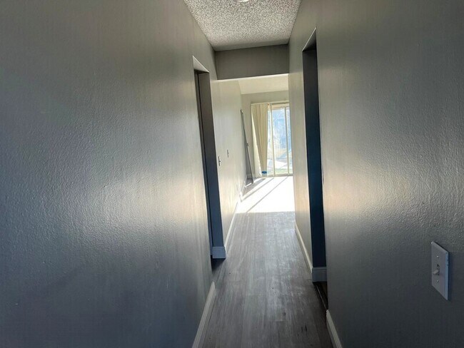 Building Photo - 36 Sandalwood Ct