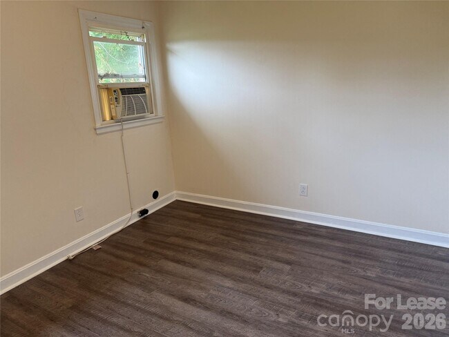 Foto del edificio - 1520 Effingham Rd
