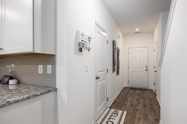 Building Photo - 3116 Allerton Way