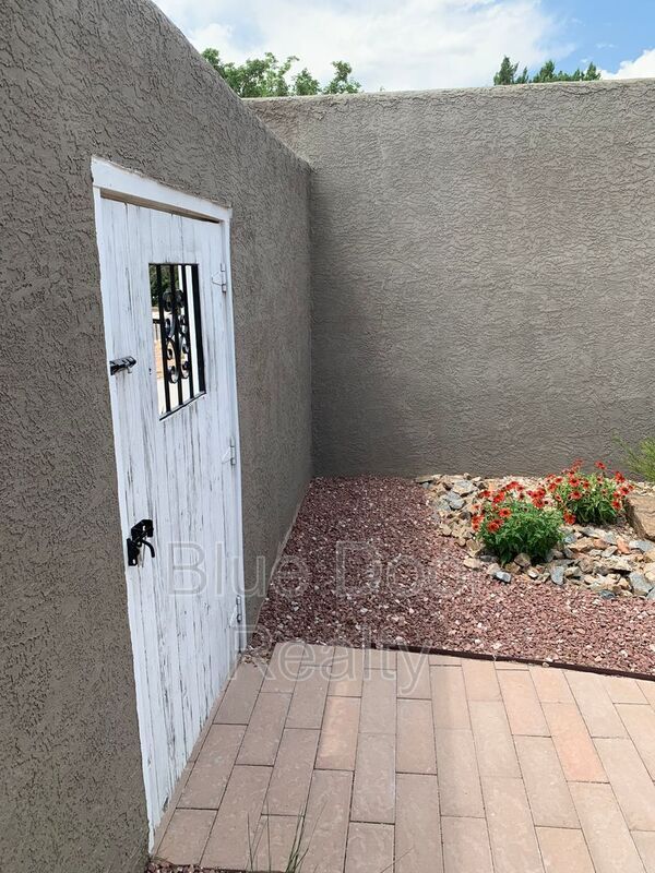 Building Photo - 3020 Casa Del Norte Dr NE