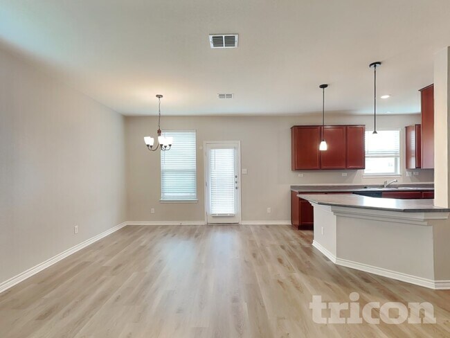 Foto del edificio - 2631 Green Leaf Way