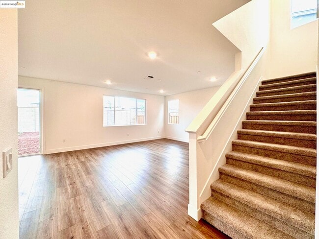 Building Photo - 2850 Talkeetna St