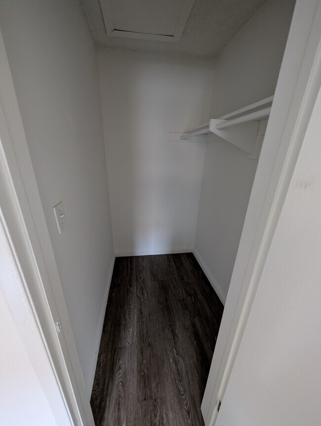 Foto del edificio - 383 N Prospero Dr