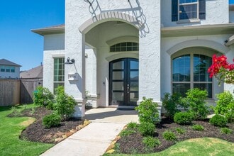 Building Photo - 4706 Llano Lp