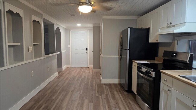 Foto del edificio - 8003 Hillman Ave