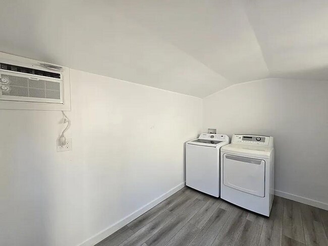 Foto del edificio - 5710 Vineland Ave