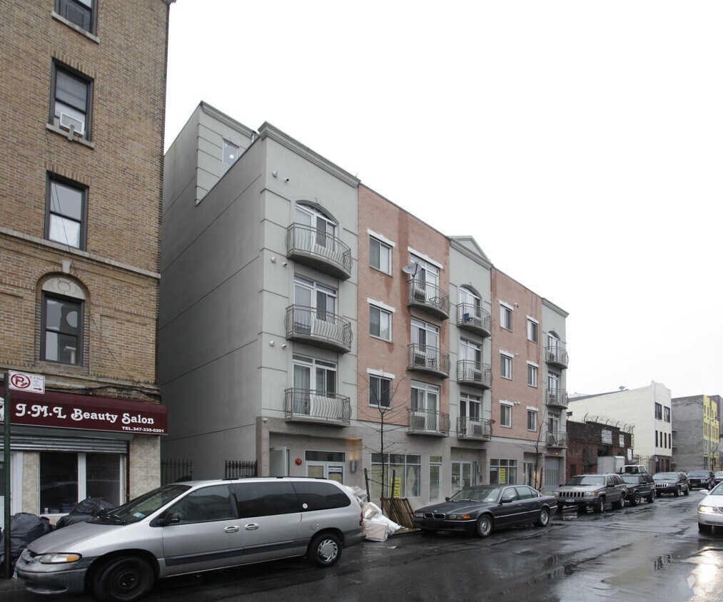 Primary Photo - 11 Meserole St