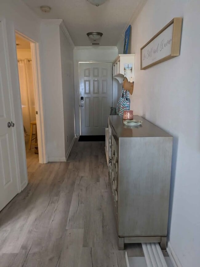 Building Photo - 8253 Navarre Pky