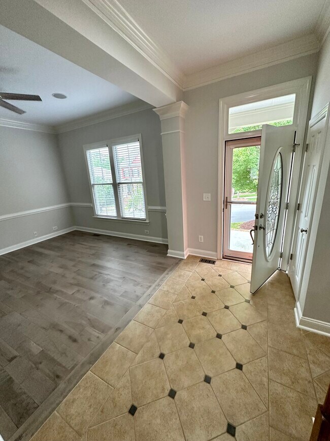 Building Photo - 109 Mills Ln