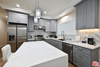 Building Photo - 2030 S Chapel Ave