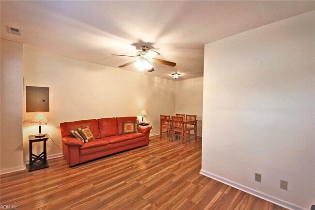 Foto del edificio - 624 Raleigh Ave