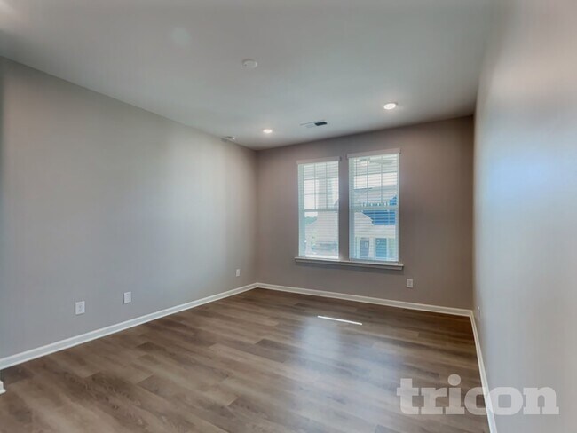 Building Photo - 216 Keats Aly