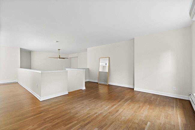 Building Photo - 211 14TH St