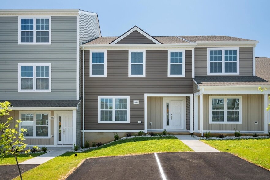 Foto principal - 445 Skylar Dr