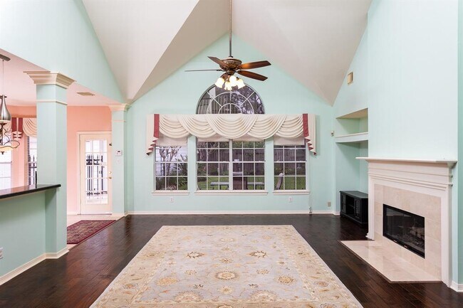 Building Photo - 13535 Scenic Glade Dr