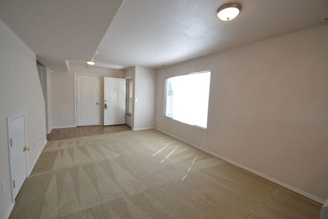 Building Photo - 2 Bed 1.5 Bath Briargate Townhome w/AC