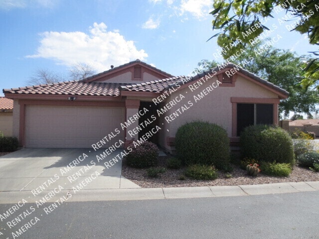 Building Photo - 752 E Rose Marie Ln