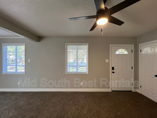 Foto del edificio - 1581 Rebecca St