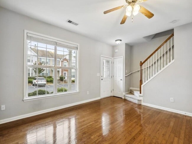Building Photo - 1042 Annazanes Ct