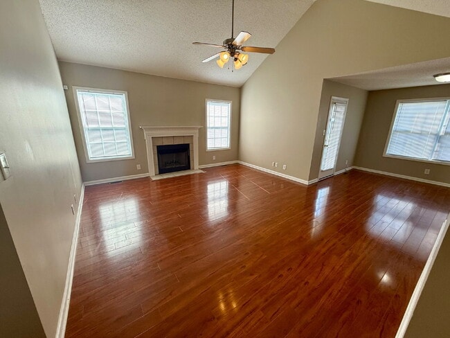 Building Photo - 409 Athena Dr