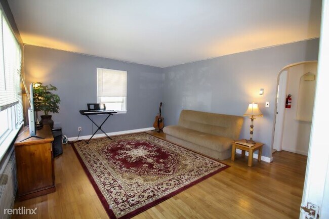 Building Photo - 2 br, 1 bath House - 49 Lawrence Ave