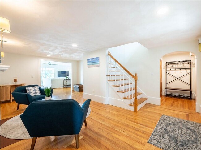 Foto del edificio - 573 Wolcott Ave