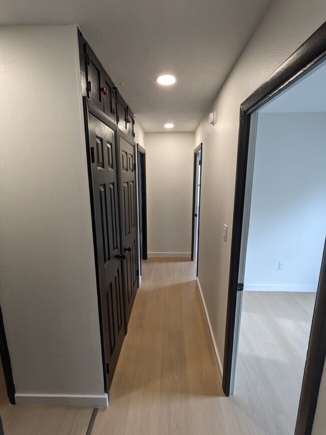 Foto del edificio - 9696 Adair Ct