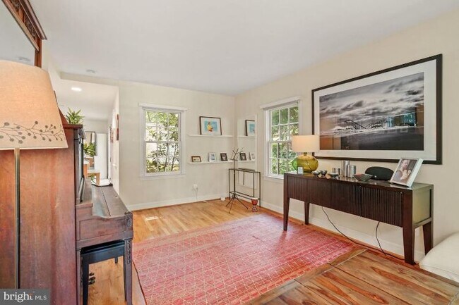 Building Photo - 1307 Gibson Pl