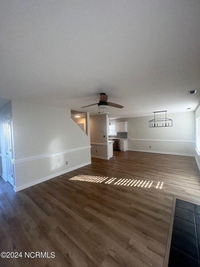 Building Photo - 3704 Tifgreen Dr