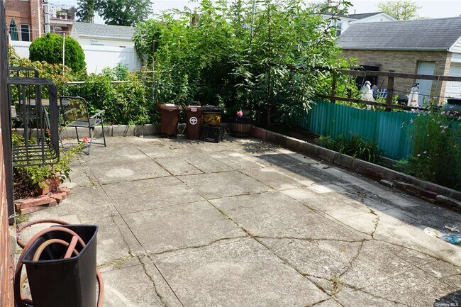 Building Photo - 202-08 46th Rd