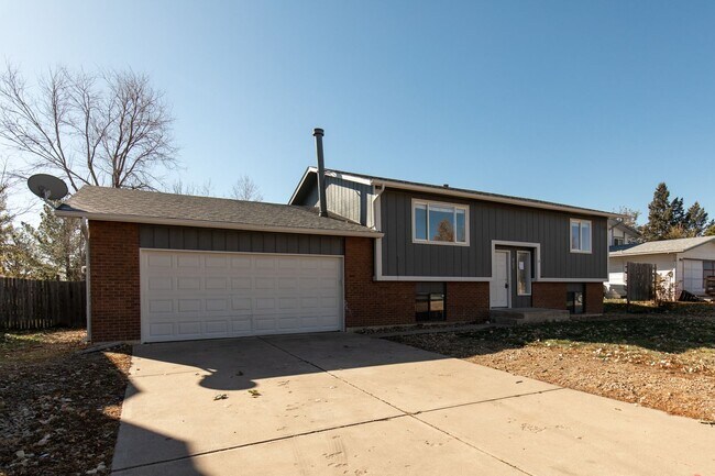 Building Photo - Newly Updated 3 Bed 2 Bath Home in North F...