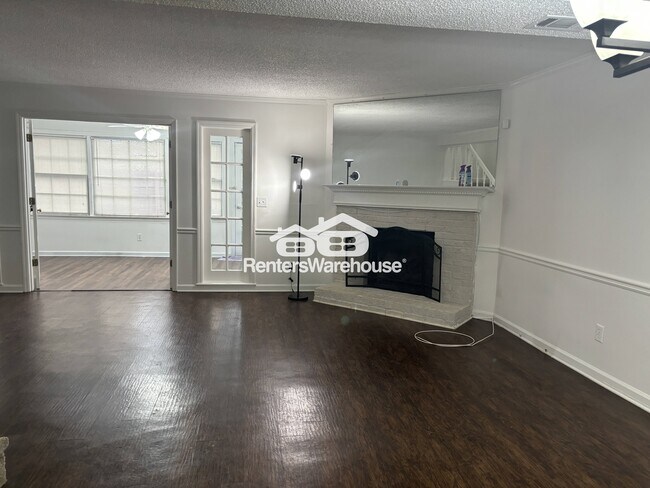 Foto del edificio - 1140 Country Club Pl