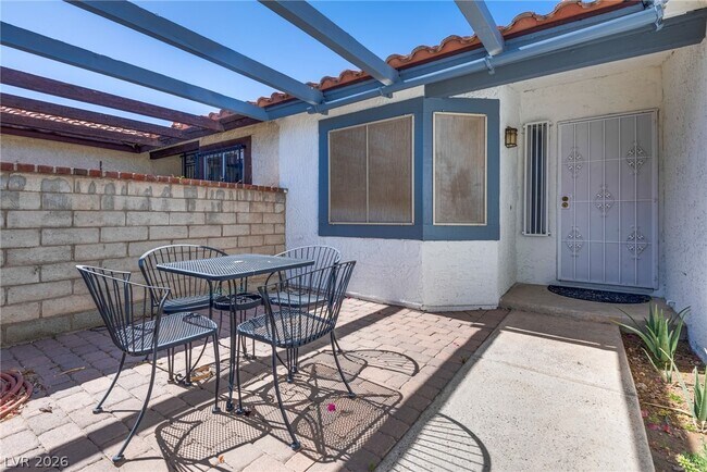 Building Photo - 2504 Sidonia Ave