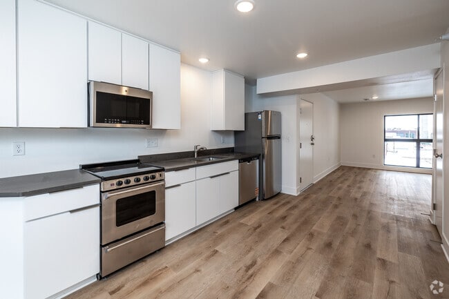 Interior Photo - 228-232 Welch Ave