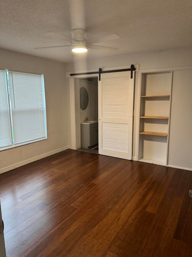 Foto del edificio - 2573 Honey Rd