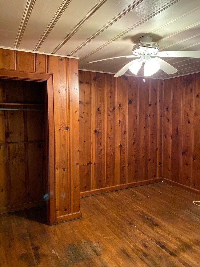 Building Photo - 5410 Colonial Cir