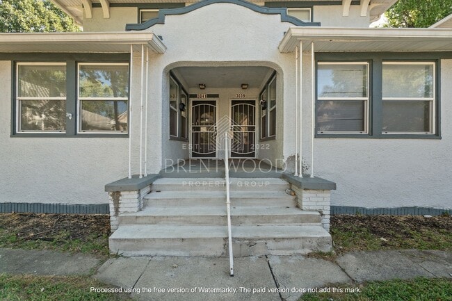 Foto del edificio - Spacious 4 Bed 1.5 Bath Updated Home