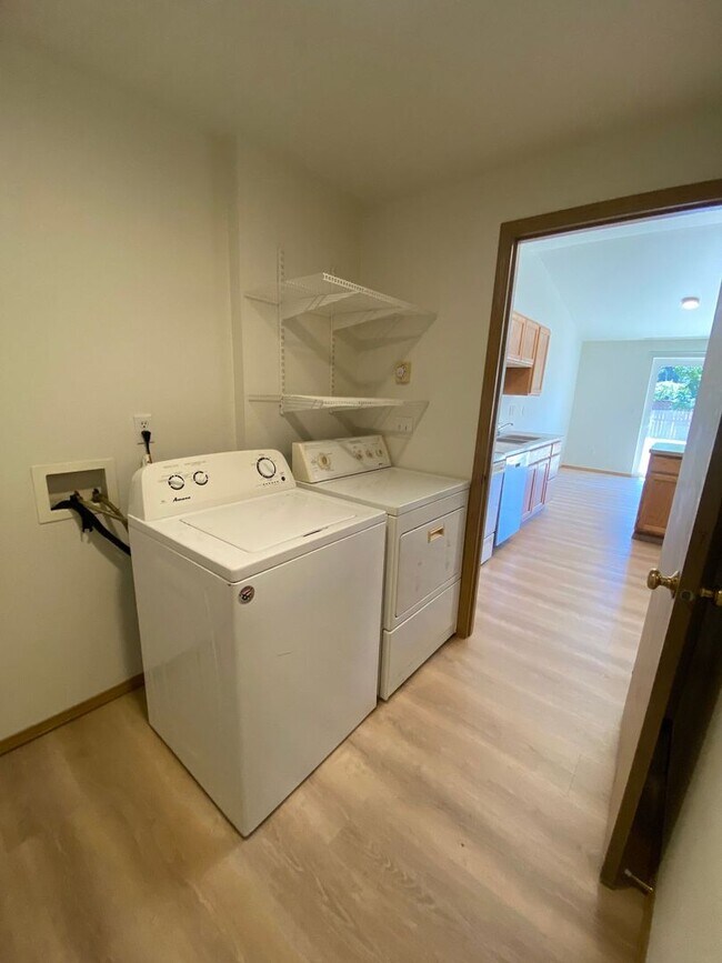 Foto del edificio - 2216 168th St E