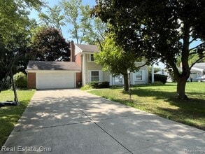 Building Photo - 3541 Tothill Dr