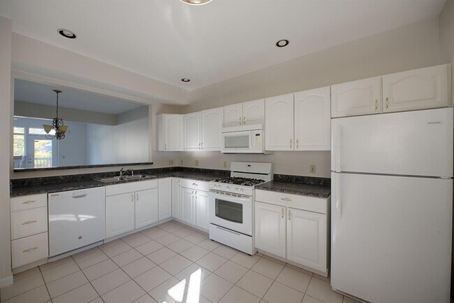Building Photo - 9929 Hunters Ridge