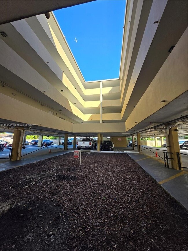 Building Photo - 2647 NW 25th Ave