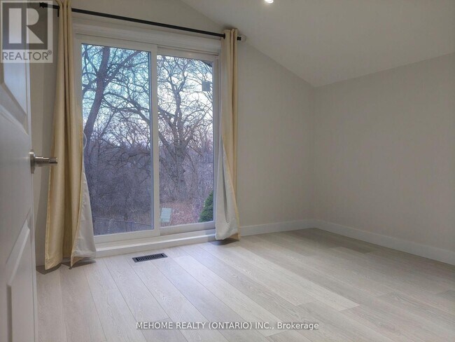 Photo du bâtiment - 201 Birkdale Rd