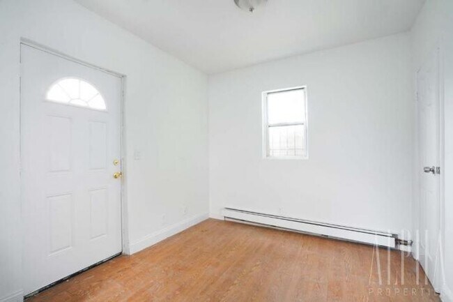 Building Photo - 3 bedroom in FAR ROCKAWAY NY 11693
