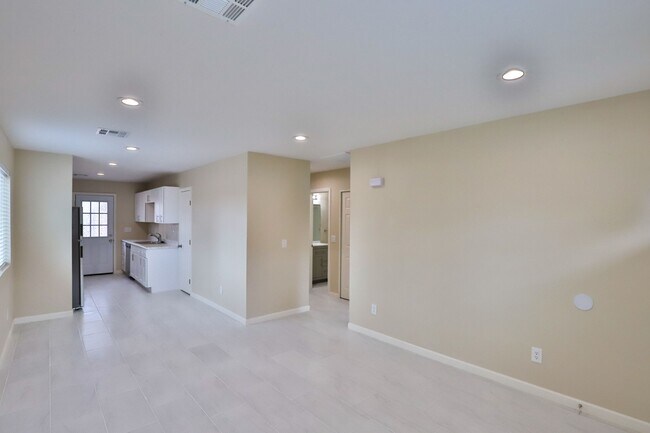 Foto del edificio - 703 E Knoll St
