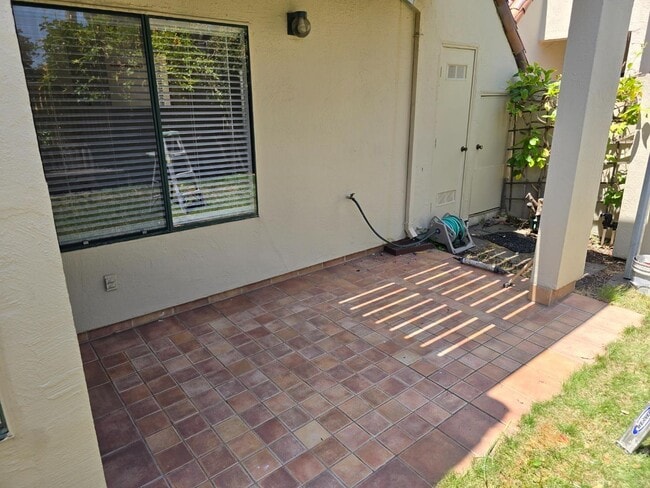 Building Photo - 2261 Armada Way