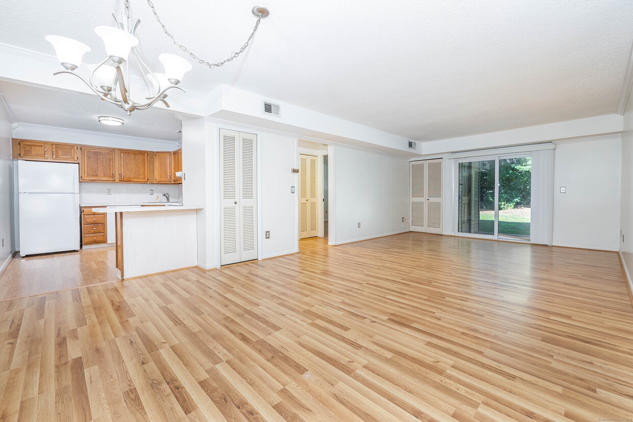 607 Twin Circle Dr Unit 607