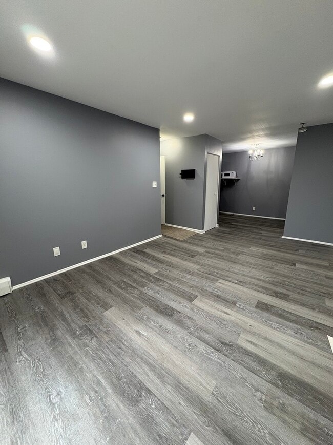 Foto del edificio - 2400 Light Road